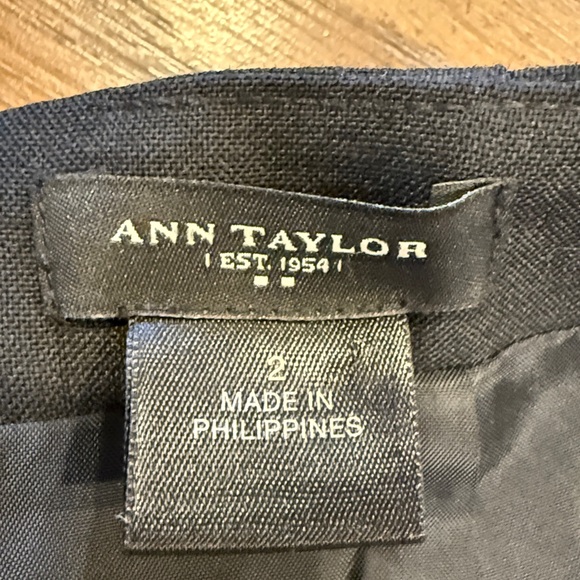 Ann Taylor Classic Black Pencil Skirt - Picture 4 of 7